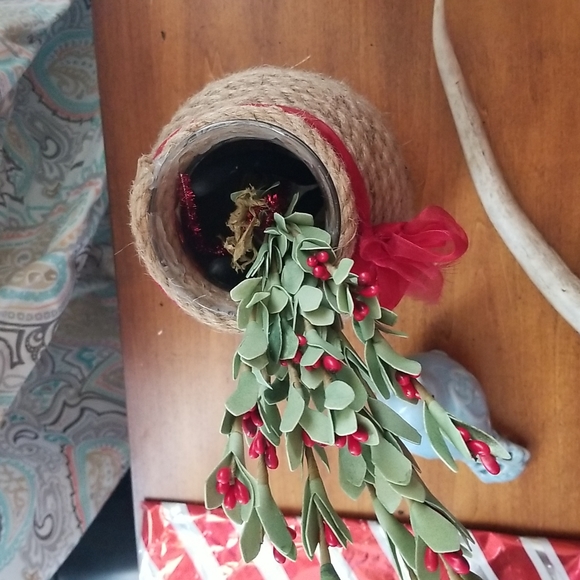 Vase with rope design - Picture 3 of 3